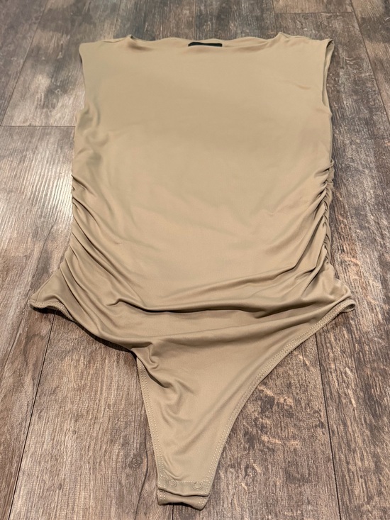 House of Harlow 1960 Tops - House of Harlow 1960 Taupe Ruched Bodysuit